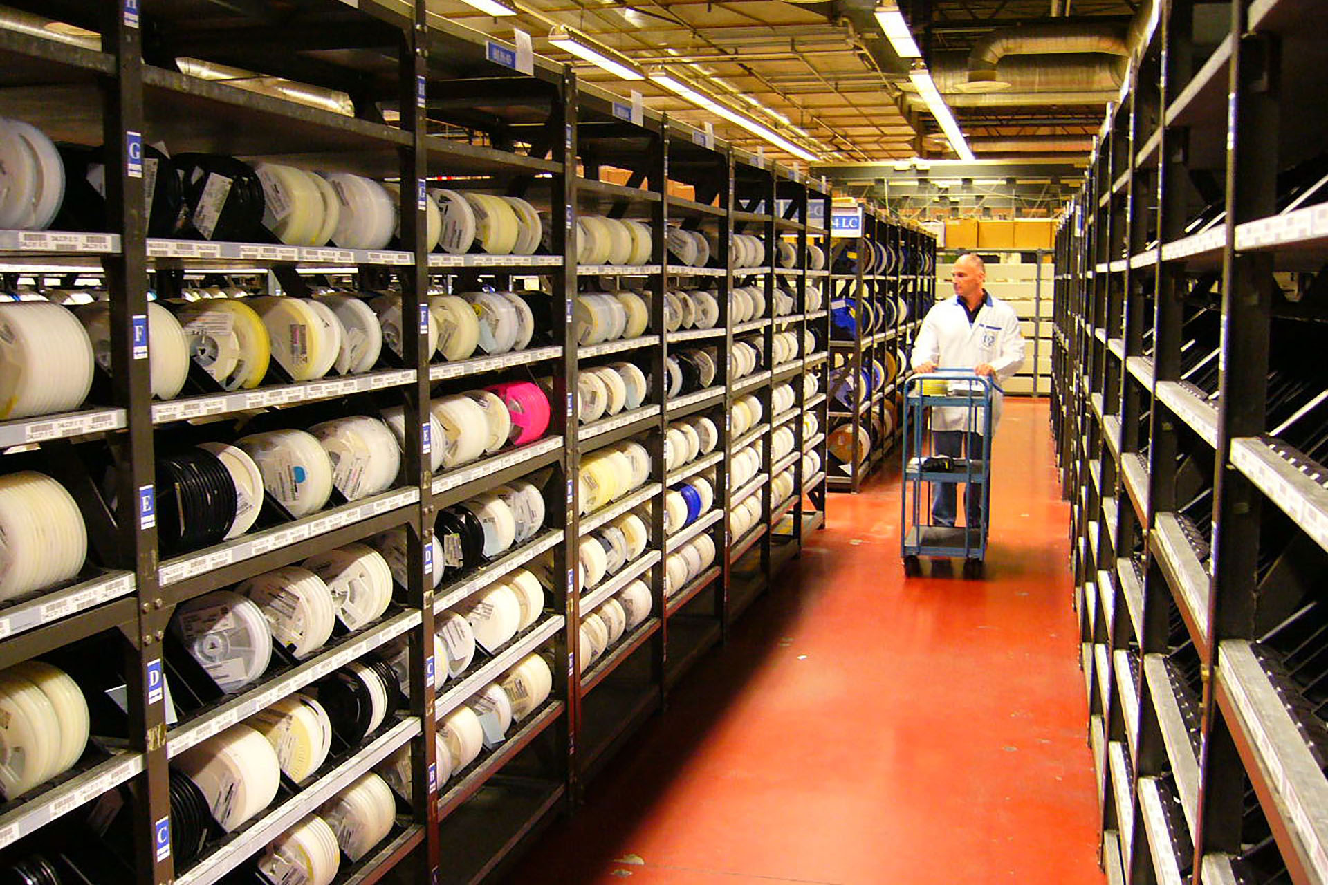 Porta-bobinas personalizado para armazém otimizado